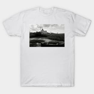 Old Rowing Boat - Brancaster Staithe,. Norfolk, UK T-Shirt